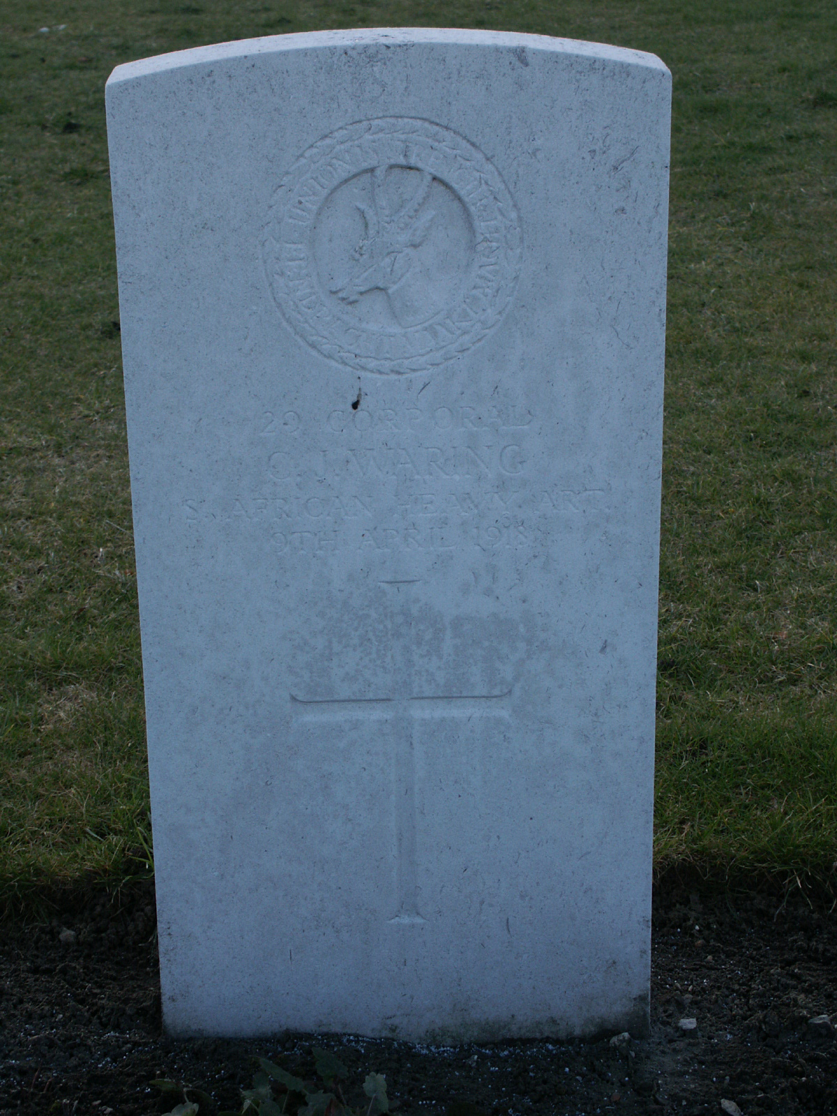 Photo from /search/photos/France/Pas de Calais/BROWNS ROAD MILITARY CEMETERY, FESTUBERT/BROWNS ROAD MILITARY CEMETERY_waring_cj.jpg